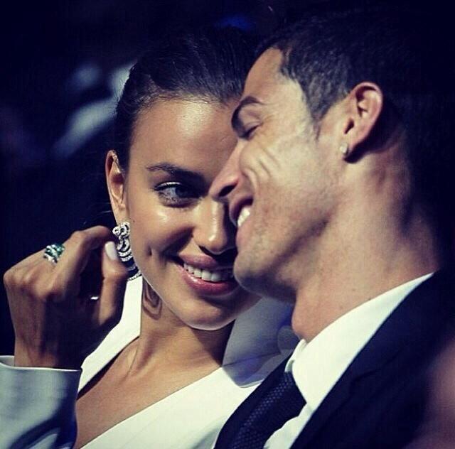 CouplePostBad's tweet photo. Yeux dans les yeux , main dans les main on iras loin 💓💑💋 http://t.co/yahEIuhGw1