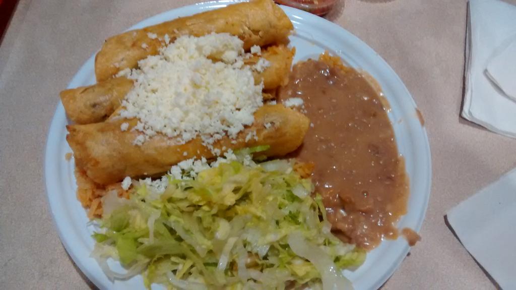 larisaacevedo's tweet photo. Too damn hungry lol #26thSt. #ElMilagros http://t.co/Twrh5KI8Ml