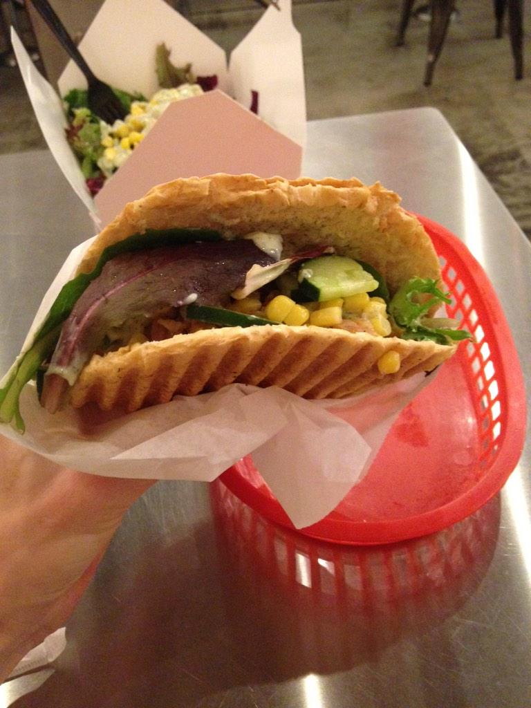 maximilian0o_'s tweet photo. Only at the best place in the world. #Verts #Kebaps #TurkishFood #Yum http://t.co/RpIWwh1b1Z