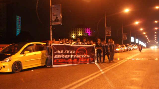 abrocommbungo's tweet photo. Ngumpul bareng sma anak intec jambi, thanks bro! http://t.co/bfl0HfytST