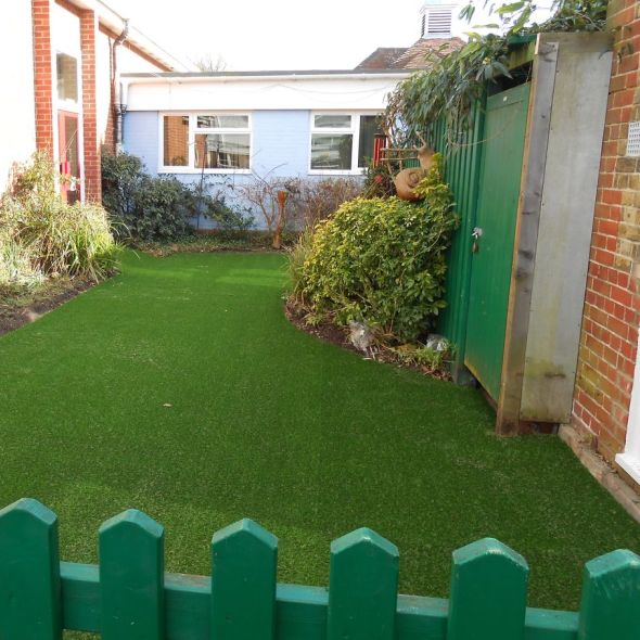 CathedralLawns's tweet photo. Our 'Explorer' lawns are perfect for schools. An unusable space is transformed into a all year round activity area! http://t.co/fN5wFsJFu6