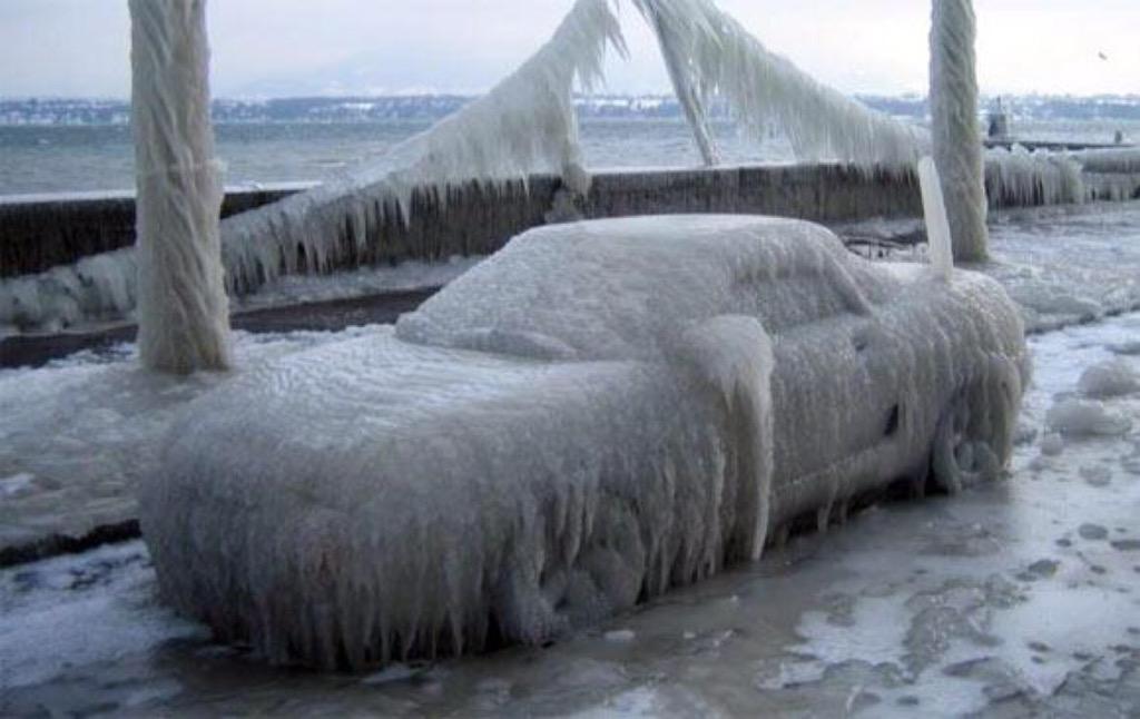 MeninistTweet's tweet image. When you hand a women the AUX cord