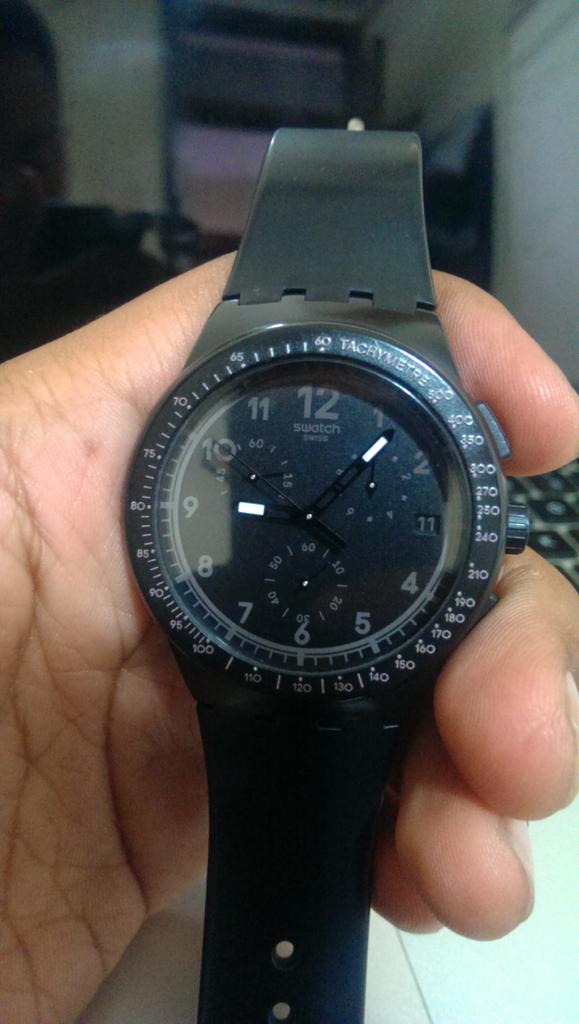 Halo @SwatchIndonesia jam saya jarum detiknya jalan. Tapi jarum panjangnya nggak jalan. Kenapa ya? Thanks