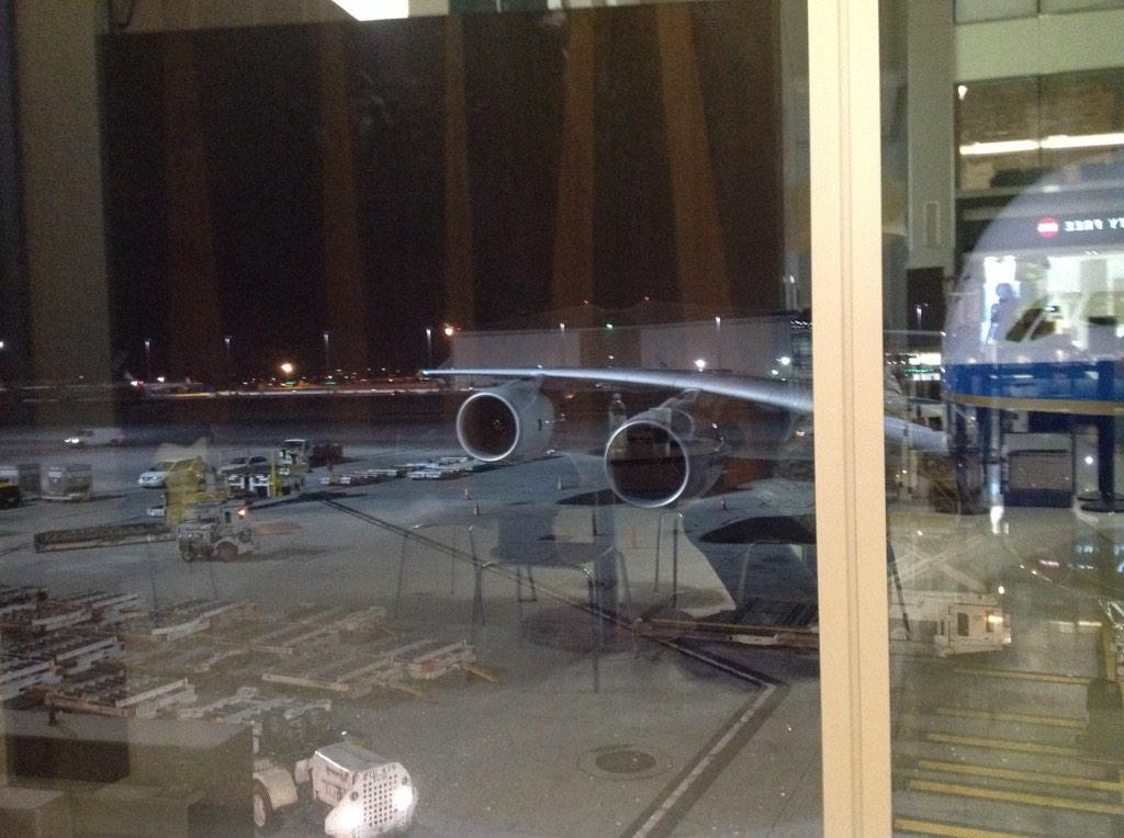 jefferies_neil's tweet photo. Waiting at LAX still two hours before departure it is going to be long day / night http://t.co/88FtPlYX8g