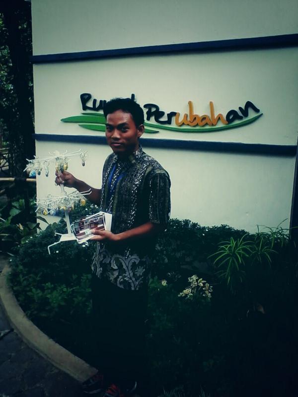 Ini nih CEO Unik dari <a href="/Ganciunik/">Ganci Unik Jogja</a> dengan produk uniknya, pantang menyerah !! <a href="/NSBCamp/">NSBC Dreamdelion</a> #TheKing