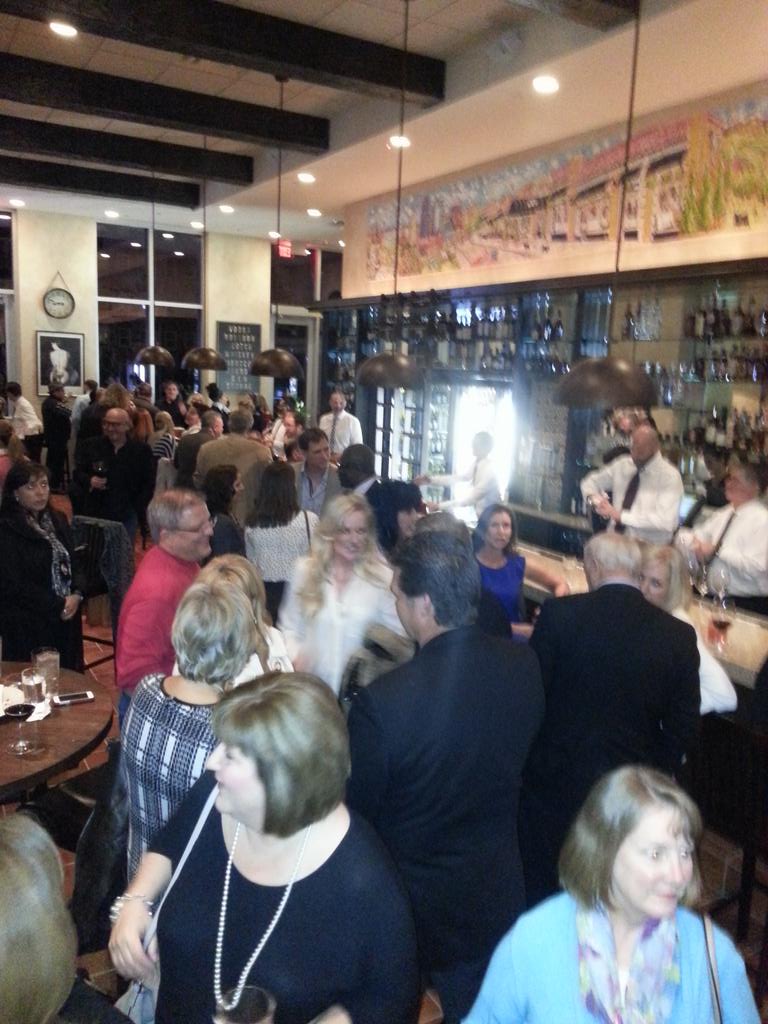 jjsrestaurantkc's tweet photo. Friends and family night. #jjsisback http://t.co/zJtJAFRobR