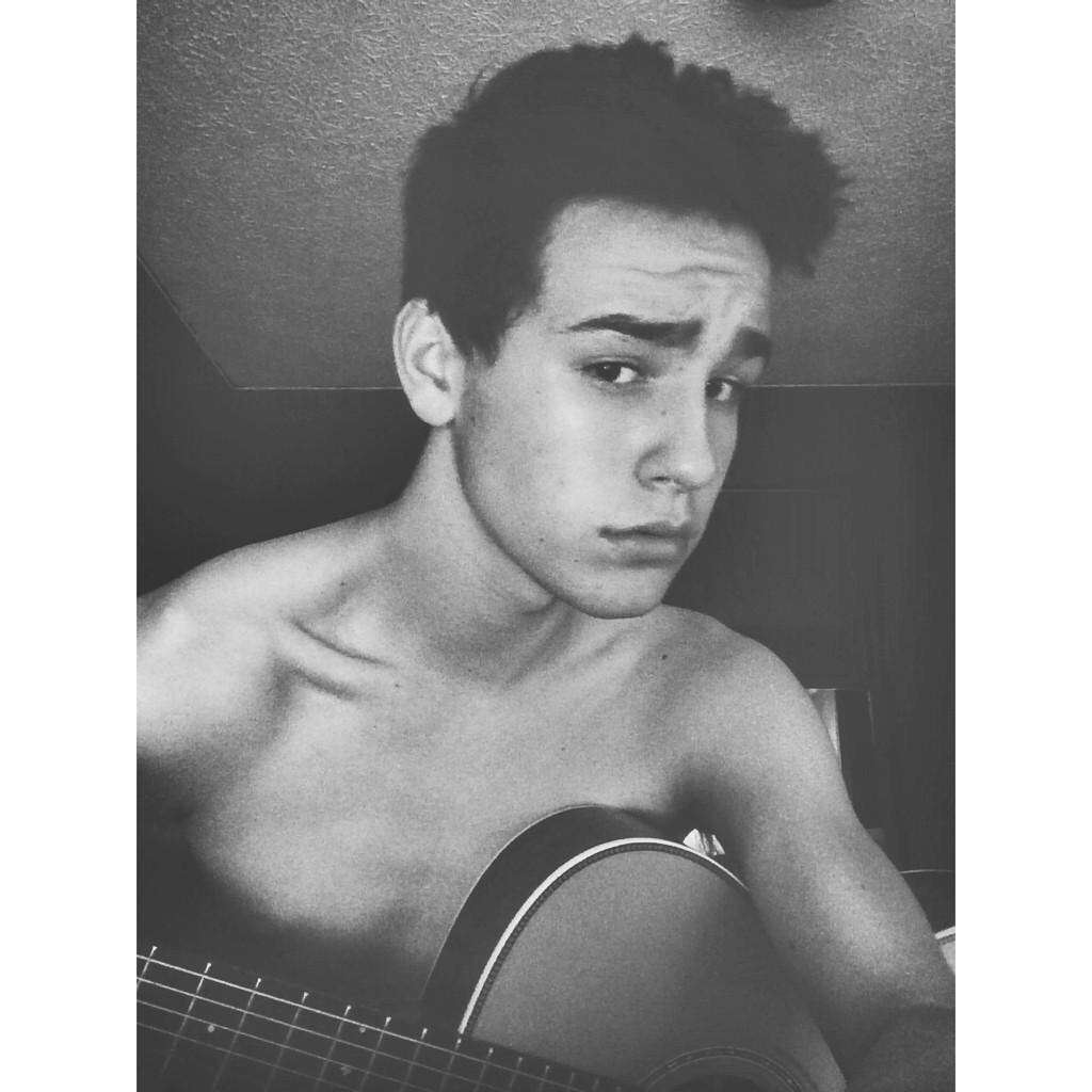 HAPPY BIRTHDAY JACOB WHITESIDES FROM COLOMBIA I CANT BELIEVE YOU FINALLY 17th LOVE YOU SO MUCH 