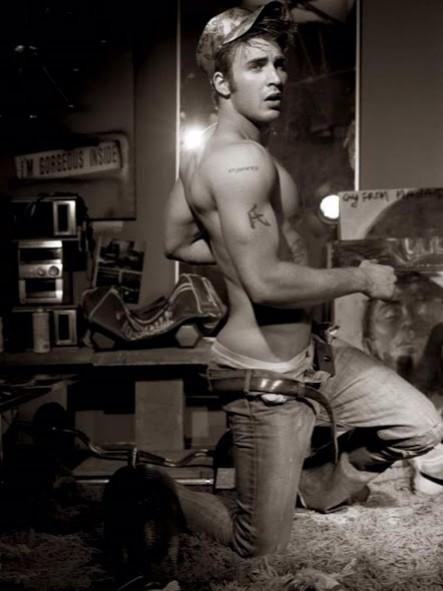 ZioShop ready Spotify, Netflix dll tweet media