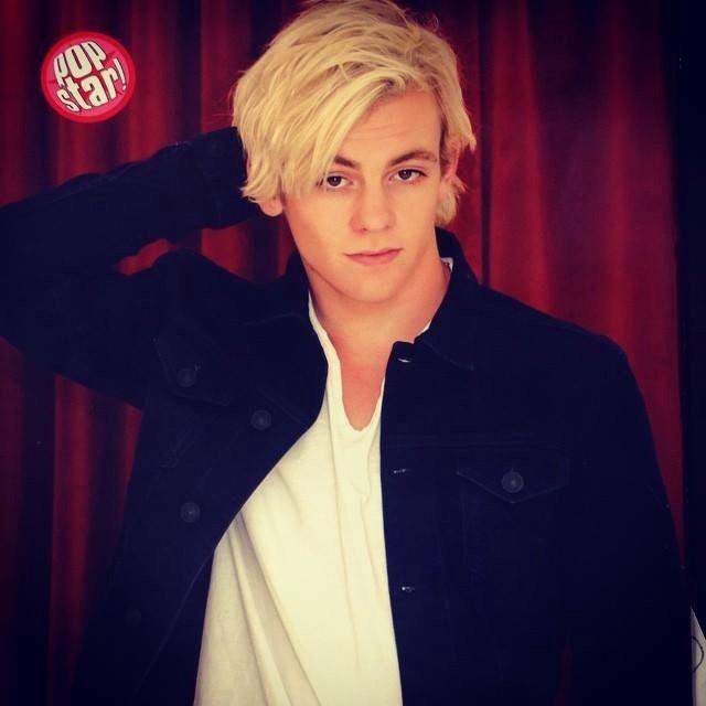 bandaspop's tweet photo. El es tan único,tan especial, hay que quererlo mucho. #rosslych #teamo #R5family #ROSSER http://t.co/DkVaA4NSx5