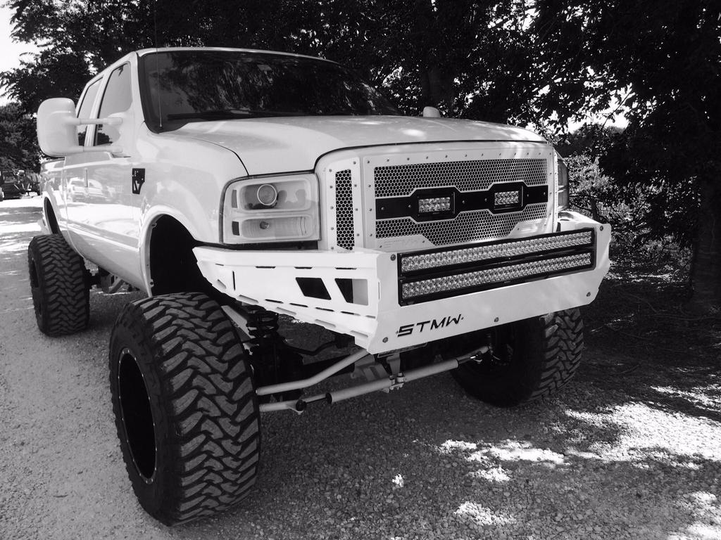 h_yoder62's tweet photo. I want this bumper so bad ๐ฉ๐ #ShowTimeMetalWorks #Rogue4LEDs http://t.co/LwVyfkH7G7