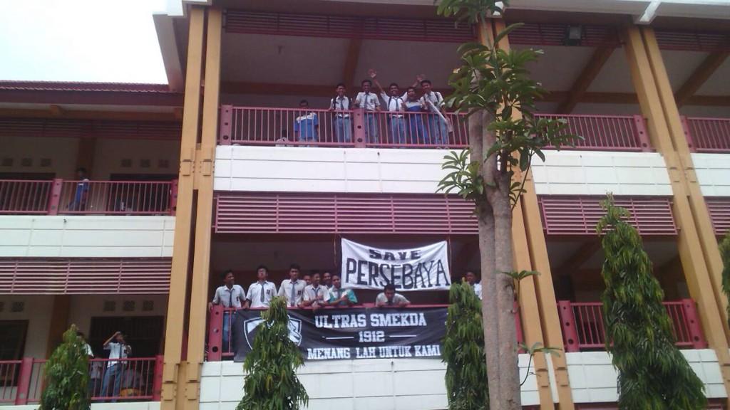 SMK 2 MELAWAN! #PersebayaNdangTangio <a href="/Green_Nord27/">GREEN NORD 27</a> <a href="/bonekcasuals/">#USUTTUNTAS</a> @HC_Casuals @Arek_Bonek1927