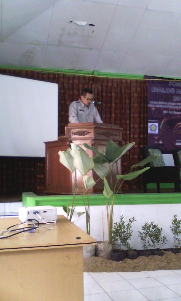 Kara sambutan dari ketua DPR Cimahi pada seminar forum dialog <a href="/PermataID/">Permata Indonesia</a>