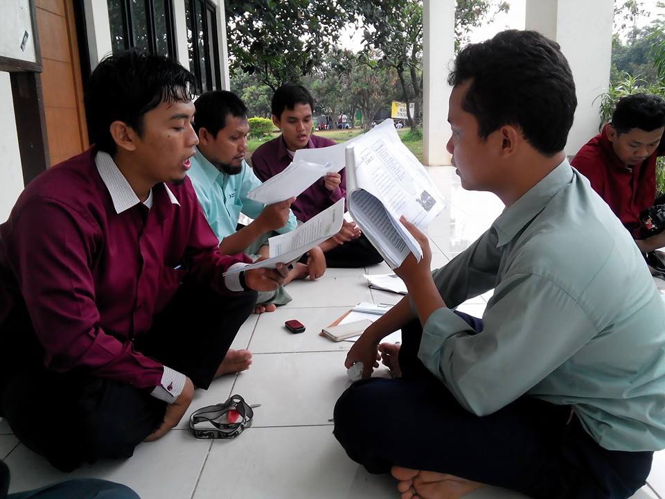 officialbmh's tweet image. Tak mau kalah dg para santri #SekolahPemimpin para guru, ustadz, kakak pengasuh ikut bersemangat dlm #EnglishComunity