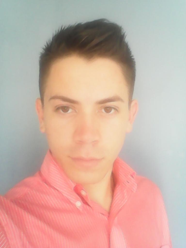 Anij2507's tweet photo. :) buenas noches http://t.co/2VecUEwlt2