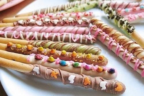 se0byy's tweet photo. happy pepero day ~!! ^^ @PTSoojung @KMHyukCNb91 @SC_Mino93 http://t.co/j0n9FMRL5H