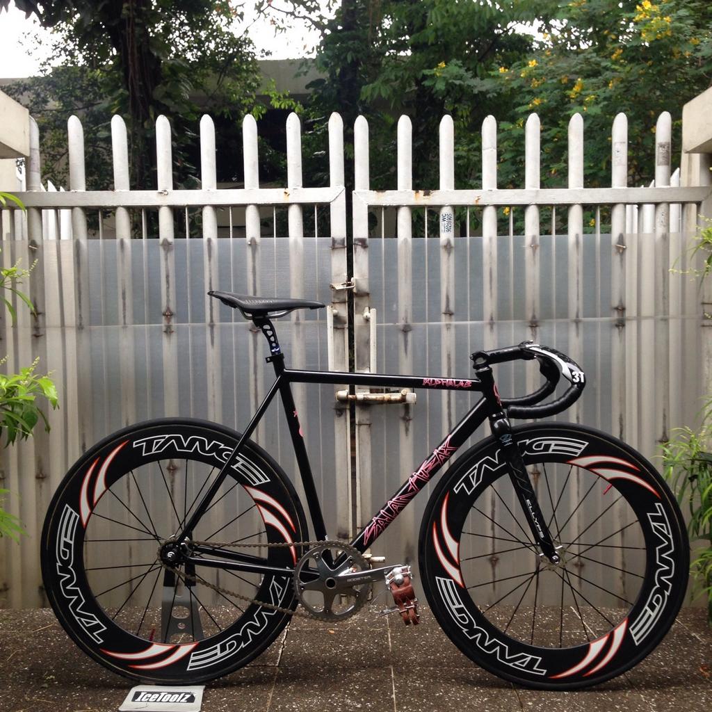 "<a href="/ALPHALABCREW/">ALPHALABCREW</a>: maklum jakarta panas, bisa buat kipas ngurangin gerah 🔥🔥🔥🔥 "

SE666AN