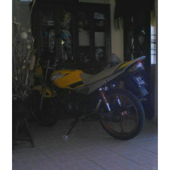 AtifChorr's tweet image. Baru lepas cuci simpan lah dalam rumah.. Seminggu takkan keluar.. Duduk diam2 dalam rumah ye haha #rxz #kuningdiraja