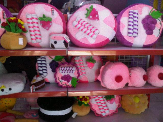roby_purna's tweet photo. Boneka dalam berbagai bentuk Makanan. Bs untk bantal, tempat duduk. Order Desain sendiri bisa. Minat? 085646300946 http://t.co/k8fCMOcYbQ
