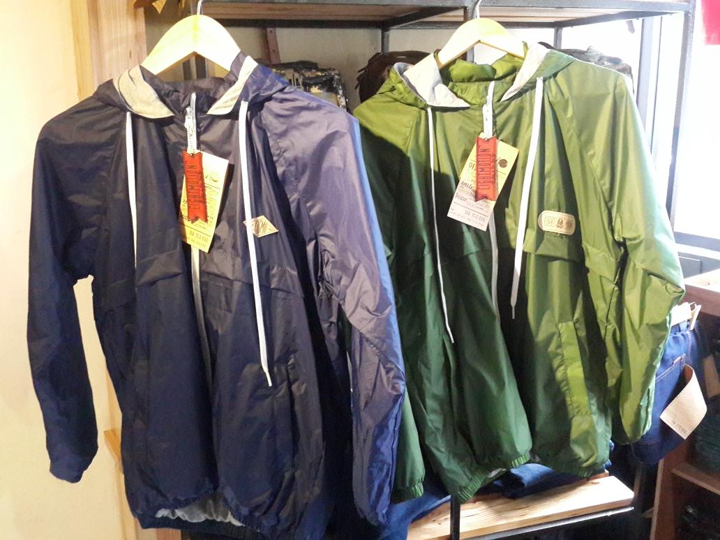 LIGHT JACKET waterproof 8motion(black green blue) nih pas banget di musim ujan☔ .come n get spesial price