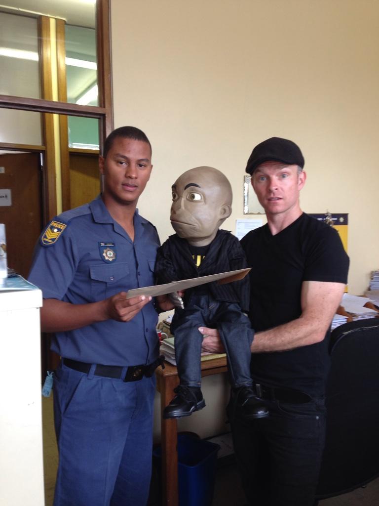 kaysexwale's tweet photo. “@chestermissing: I am the first puppet in history to get served court papers. http://t.co/xFWZdUZM1Z” #SteveIsAnIdiot #FriendsOfChester