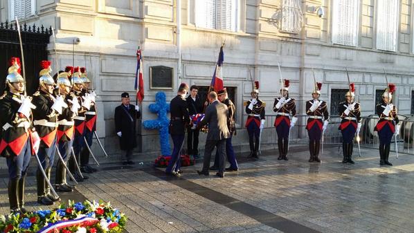 najatvb's tweet photo. Commémoration de la manif lycéenne et étudiante du 11 nov. 1940 à #Paris avec @KaderArif G. Fioraso &amp; @Anne_Hidalgo http://t.co/HY1tyYTNkn