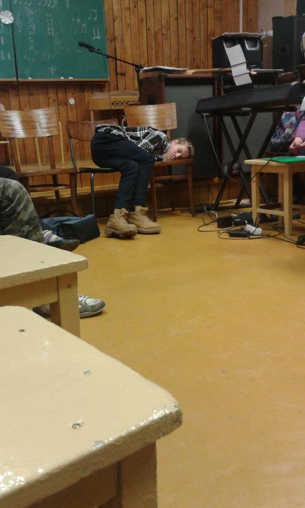 ZiedonisA's tweet photo. Mūzika hahahahah. http://t.co/ZlgPkne460