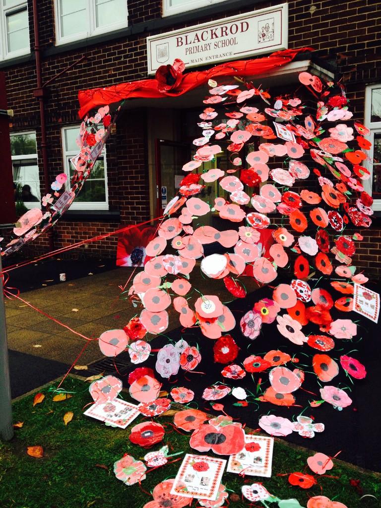 flash12036's tweet photo. Amazing armistice display well done @BpsSch @bettypurple15 http://t.co/fn0YERNwlj