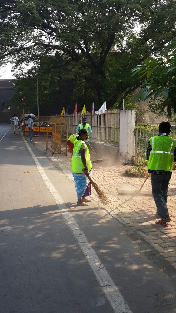 dmc_daman's tweet photo. Cleanliness Drive http://t.co/luq71Clfma