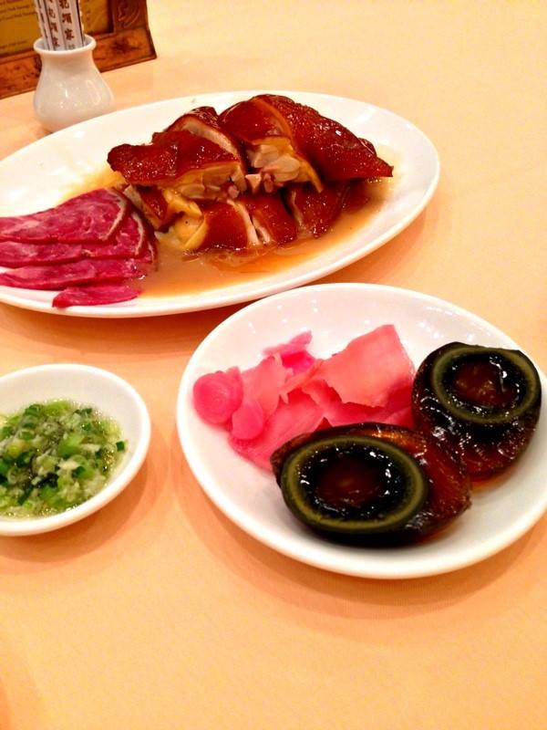 If you are looking for nice roast goose, try the one in HK-Yung Kee! 
#food #foodporn 
More: bit.ly/10KGJ9U