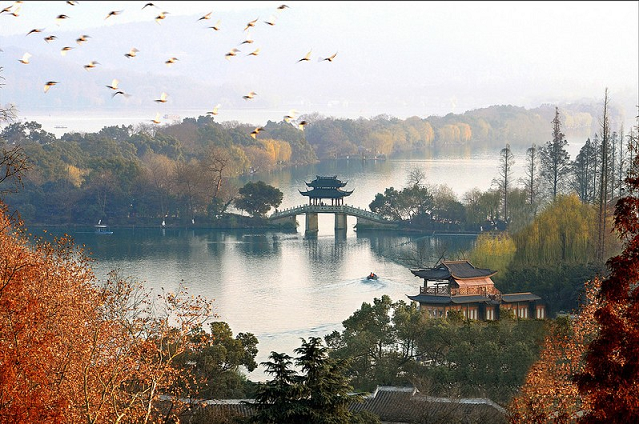 Momiji356's tweet photo. West Lake, Hangzhou, Zhejiang, China http://t.co/7DbMaOMU5x
