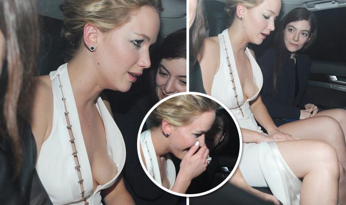 http://www.express.co.uk/news/showbiz/534041/Jennifer-Lawrence-wardrobe-mal...