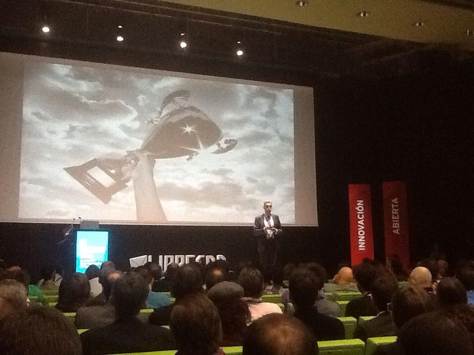 anibalmastobiza's tweet image. La estrella del rock del marketing digital, Enrique Dans, en el #Librecon2014