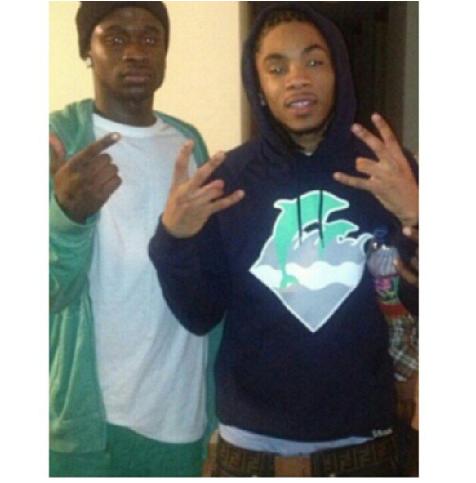 SnooplifeIam_'s tweet photo. Cuzo on his way home #BdBitch 💯🅾 http://t.co/kqbb9Wp8cc