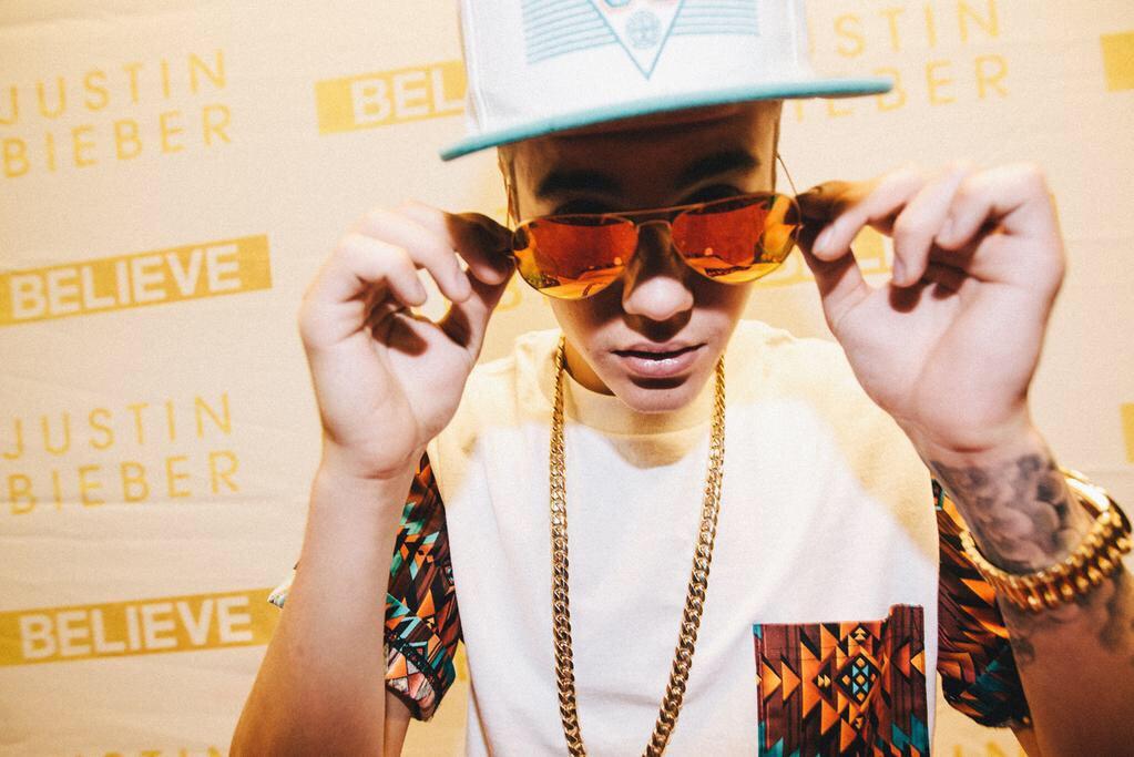 swaggie_fc's tweet photo. UM RT = UM VOTO. QUANTO MAIS RT'S NESSE TWEET, MAIS VOTOS PRO JUSTIN #RollersMusicAwards JustinBieber http://t.co/72fr2E5SXx
