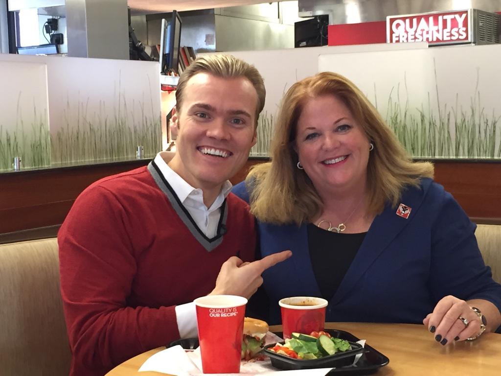 CameronFontana's tweet photo. I'm talking to THE Wendy Thomas on #GDMarket this morning about their Community Night happening TONIGHT! @Wendys http://t.co/29pbUTiDsx