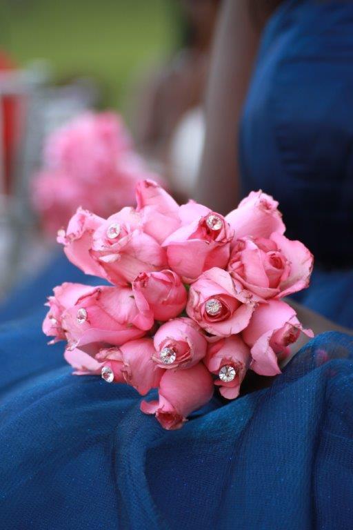 Phathie's tweet photo. @RedInParisEvent - talk bout liars! How on earth can I ask 4 roses when I hate them? On top of that they were wilted! http://t.co/RaLjHOFgJN