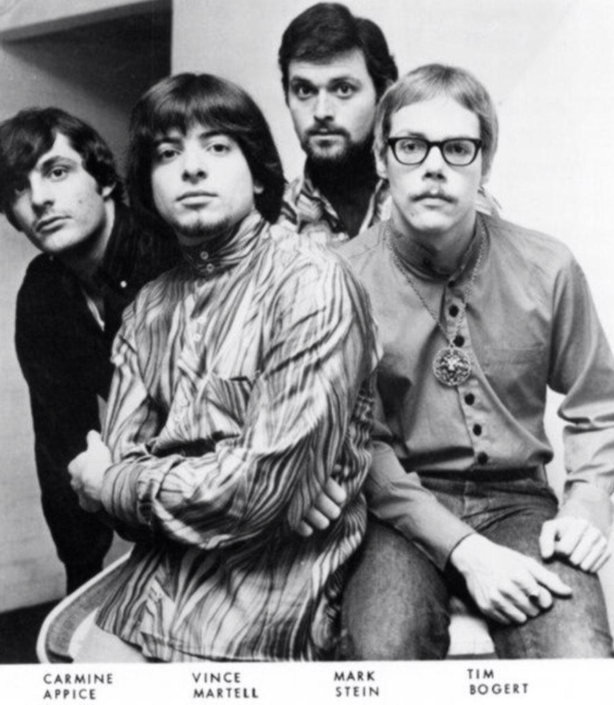 11/11/1945 Happy Birthday, Vince Martell, guitarist and singer of
                    Vanilla Fudge 