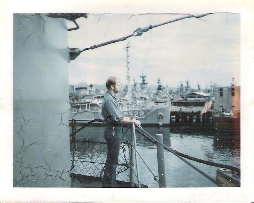 DebbieTsanga's tweet photo. Grateful for those who have served and are serving. Special thanks to my Dad who served on a ship with the @USNavy http://t.co/YSMtWXjXk6