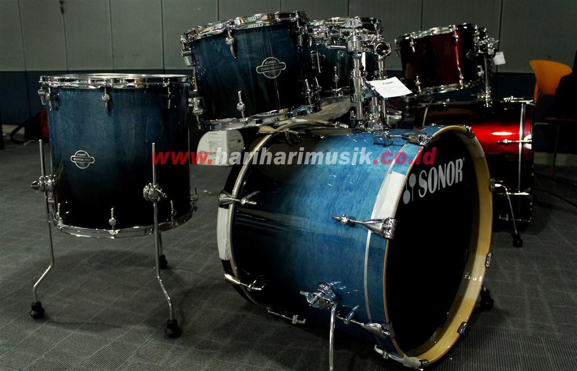 RamaHfz's tweet photo. Pasti Ada select force :D"@HariHariMusik: yukkk mampir,mimin punya banyak SONOR Drum nihhhh 
http://t.co/IK7CBAcdYZ http://t.co/ItSBpFoJzM"