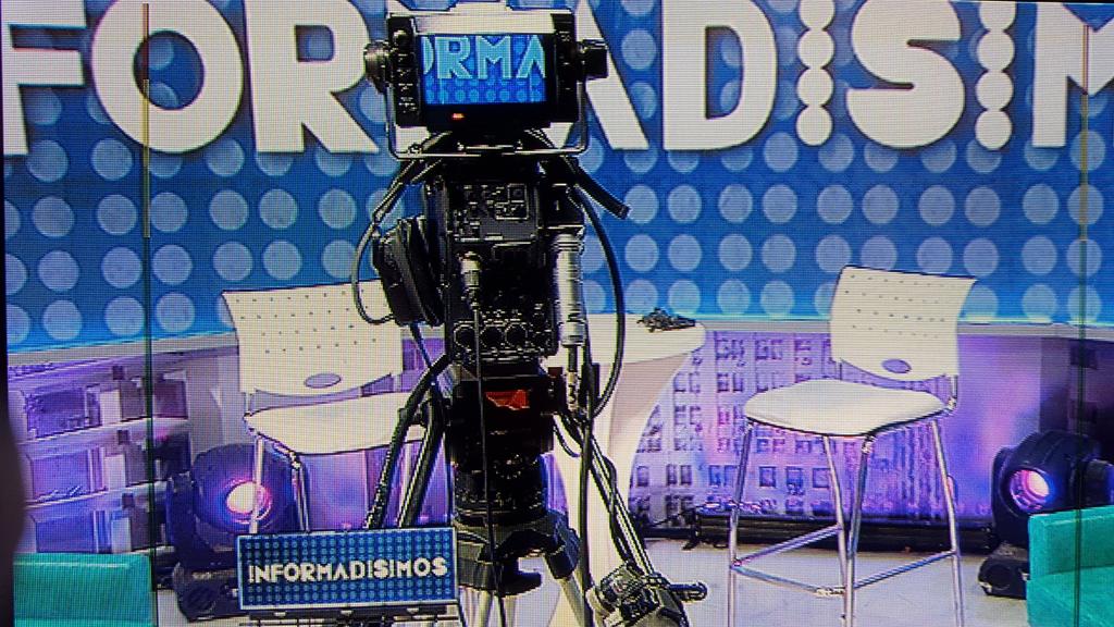guiyecastro's tweet photo. Previa Informadìsmos @monticarlos @veronicavarano @liopecoraro @fernandopiaggio @Mabelromeo http://t.co/z3rlVsuMvM