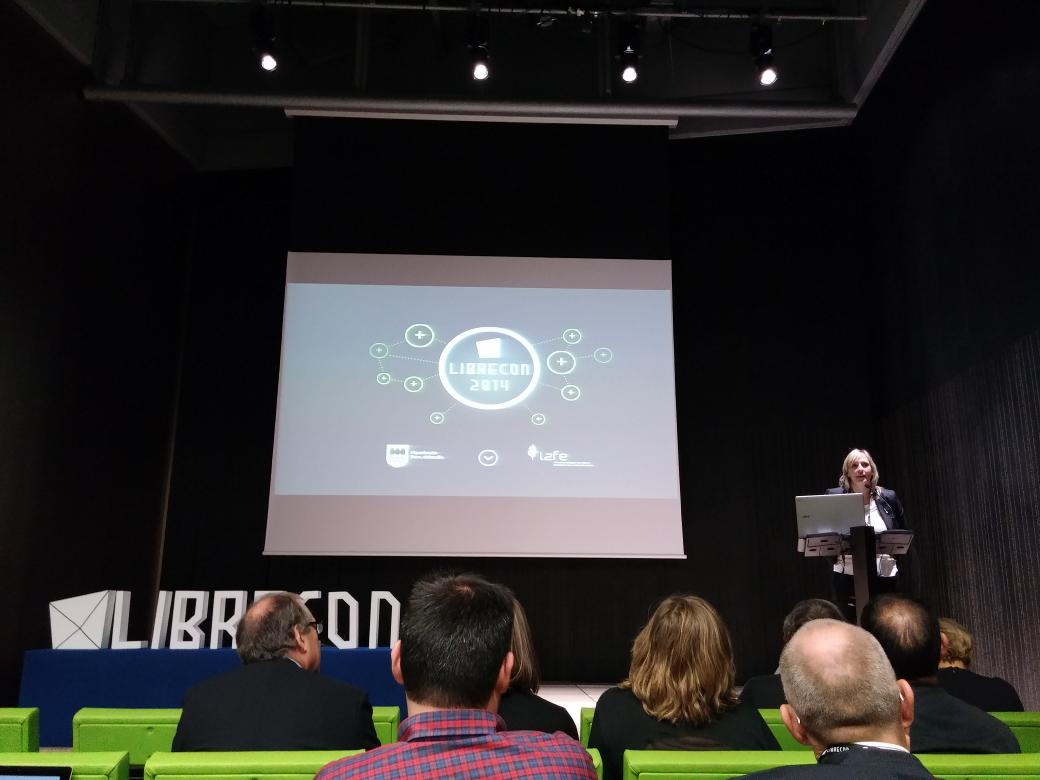 ryuitxi's tweet image. Lore Martinez Axpe presentando el gobierno abierto en Diputación de Gipuzkoa #Librecon2014 #librecon