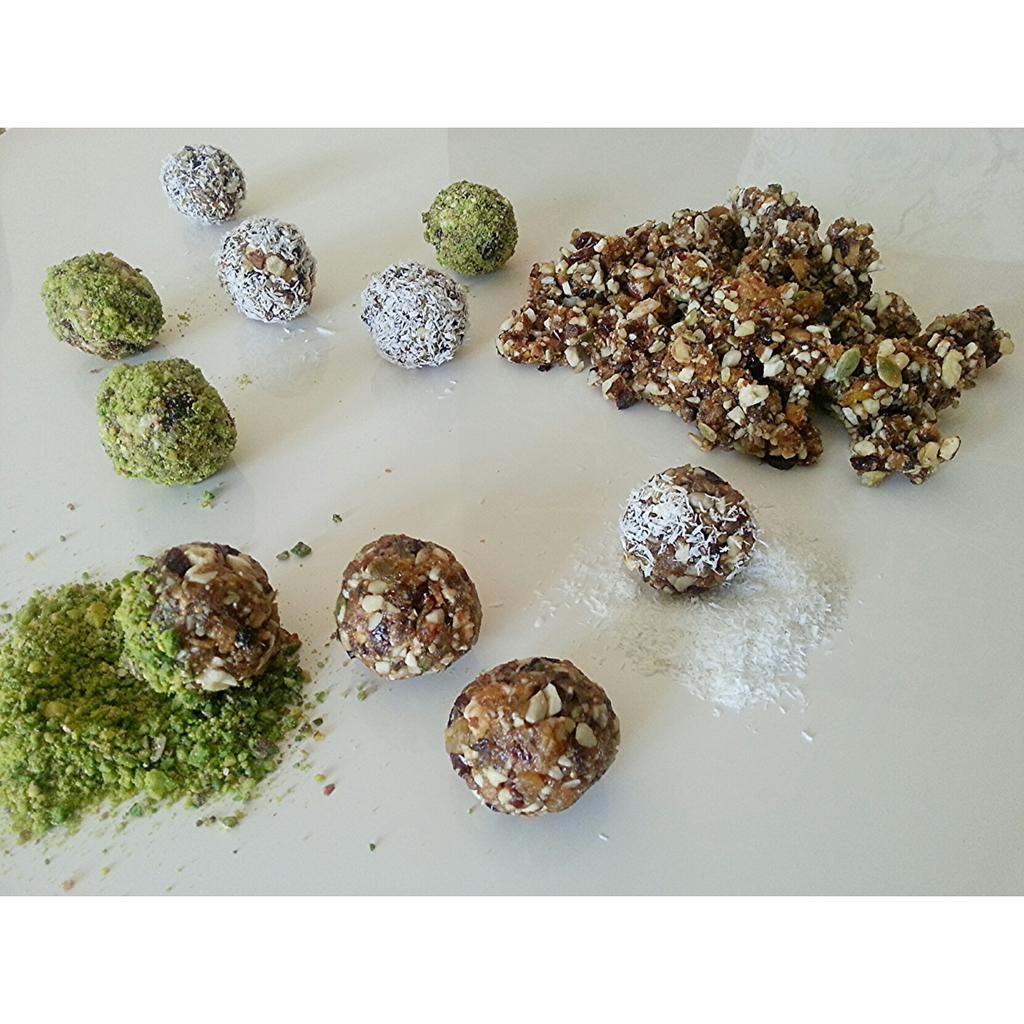 sallysuley's tweet photo. #energyballs #healthyeating #rawfood #paleo #raw #energy #vegetarian #paleo #paleodiet #eatclean #energy #gym #fruit http://t.co/lxYcphm2yb