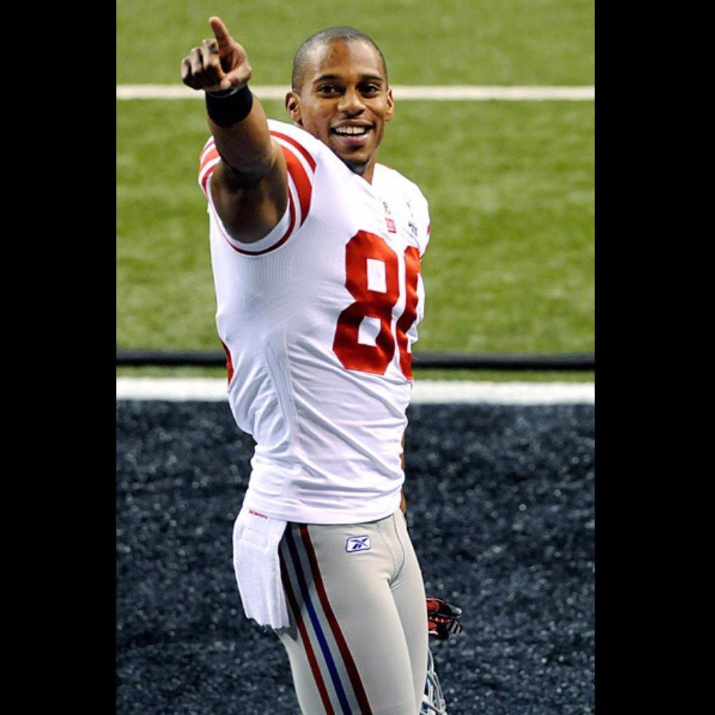 Happy birthday Victor Cruz! I hope you have a well day! Hope your healing good!I miss you on the field!   