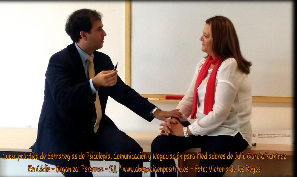 Practicando los trucos fundamentales de comunicación aplicados a la Mediación... ¡Funcionan!
<a href="/CGSCadiz/">Graduados Sociales de Cádiz y Ceuta</a> <a href="/personas_si/">Personas SI</a>