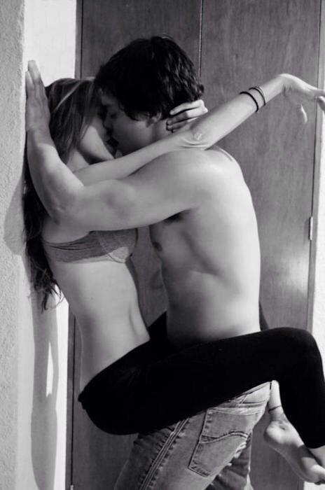 Romantics_co's tweet photo. Tu es à moi http://t.co/mtDQxtSEz6