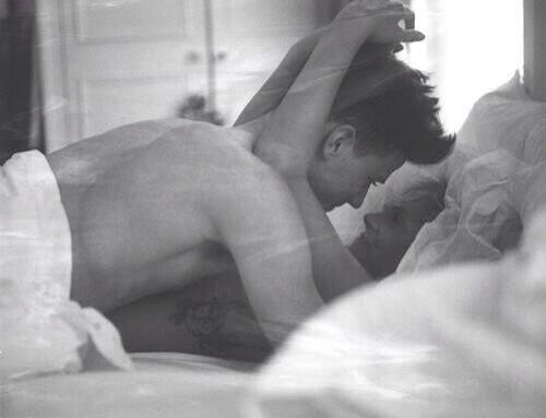 Romantics_co's tweet photo. Murmurer un "je t'aime" http://t.co/wxnqnNMTPC