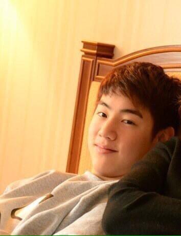 trender99's tweet photo. ไออ้วนนน แต่ตอนนี้กินเยอะๆนะ ผอมไปและ #300DaysWithGOT7 เดี๋ยวตีลังกาไม่ไหวนะ เดี๋ยวเราไม่กริ้ดนะ😂 ล้อเล่นเรากริ้ดตลอด http://t.co/EAIqWDmJn6