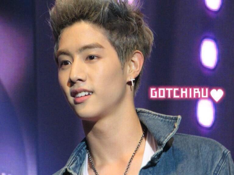 trender99's tweet photo. ไออ้วนนน แต่ตอนนี้กินเยอะๆนะ ผอมไปและ #300DaysWithGOT7 เดี๋ยวตีลังกาไม่ไหวนะ เดี๋ยวเราไม่กริ้ดนะ😂 ล้อเล่นเรากริ้ดตลอด http://t.co/EAIqWDmJn6