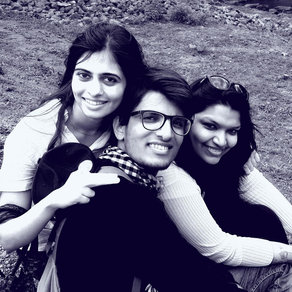 jeetpcx's tweet photo. Happy birthday to the nicest and sweetest friend I have @indu1111 😊😁 Keep smiling always. #BestieStory http://t.co/OfLbU6POmx