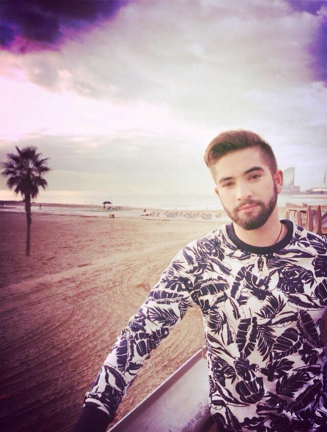 Mathieu58530's tweet photo. Beaucoup de monde me dit que j'y ressemble.. Est ce vrai ou pas peut m'importe.. C'est juste un beau goss! #Kendji❤️ http://t.co/3fHQyuUnXp